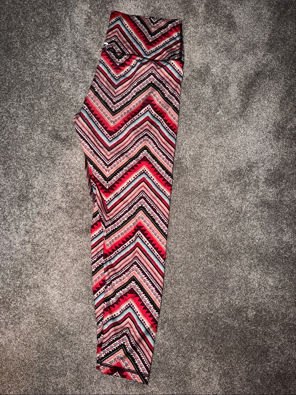 Aerie Chevron-Print Stretch Pants in Red and Pink